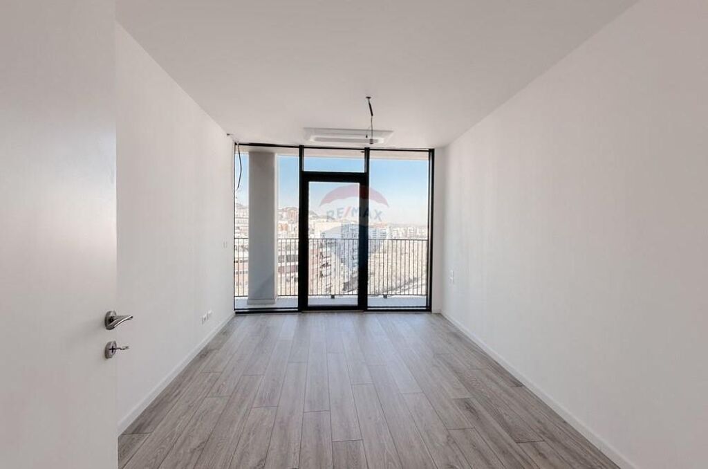 Ambient zyre per qira ne kompleksin Lake View