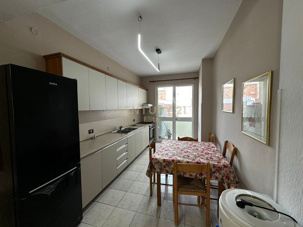 JEPET ME QIRA APARTAMENT 3+1 NE RRUGEN MINE PEZA