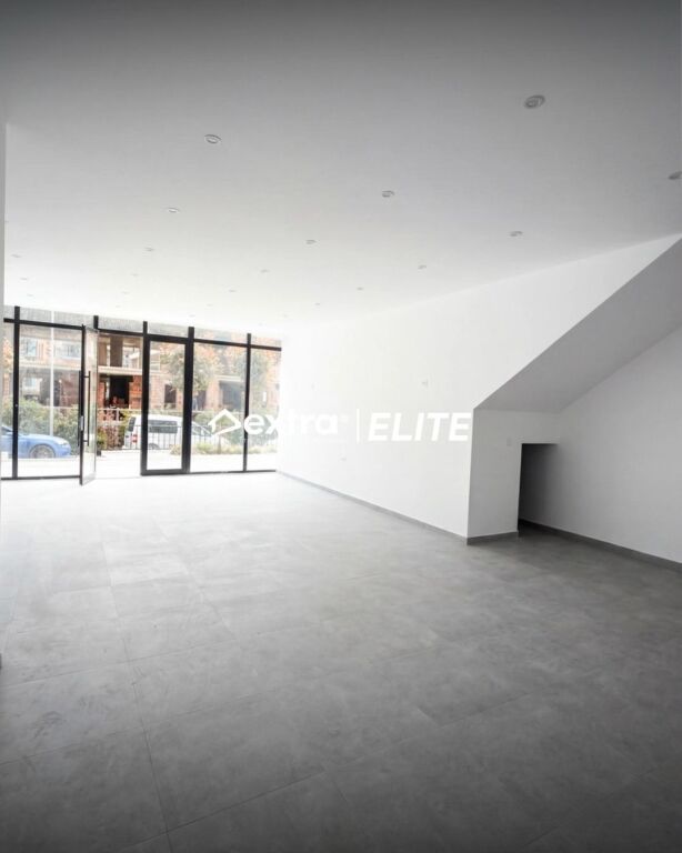 Si affittano 2 ambienti commerciali