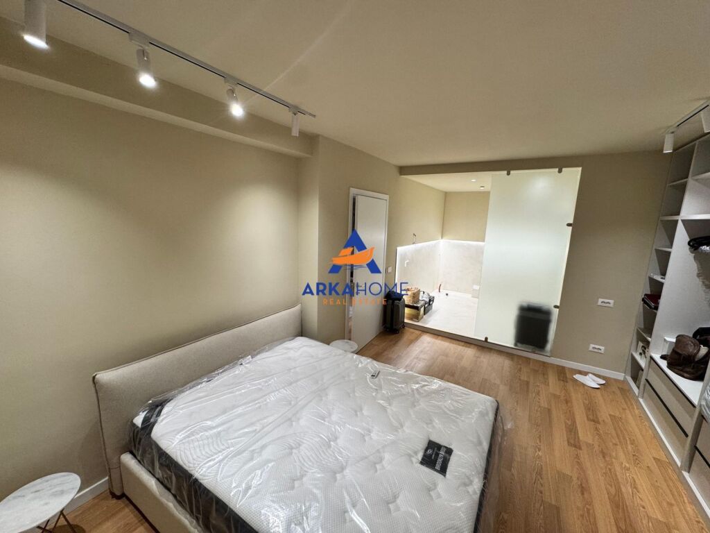 JEPET ME QERA – APARTAMENT 2+1+PARKIM "RRUGA E DURRËSIT, PRANË GJIMNAZIT QEMAL STAFA” 100.000 LEKE