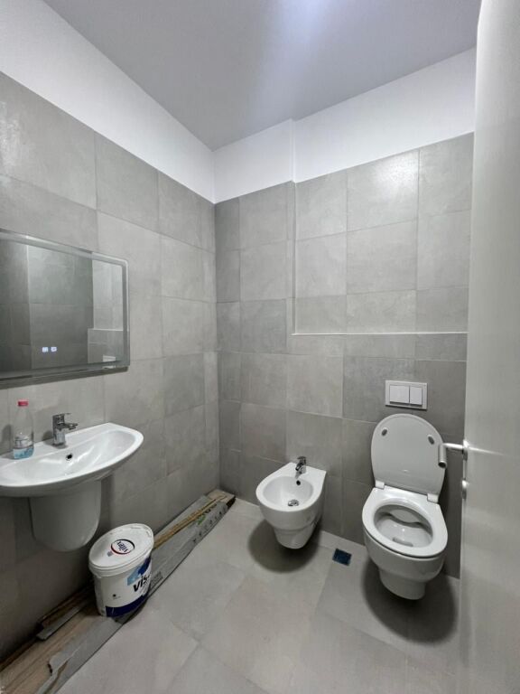 Jepet me Qera apartament 2+1+2+Post Parkimi tek Liqeni i Thate