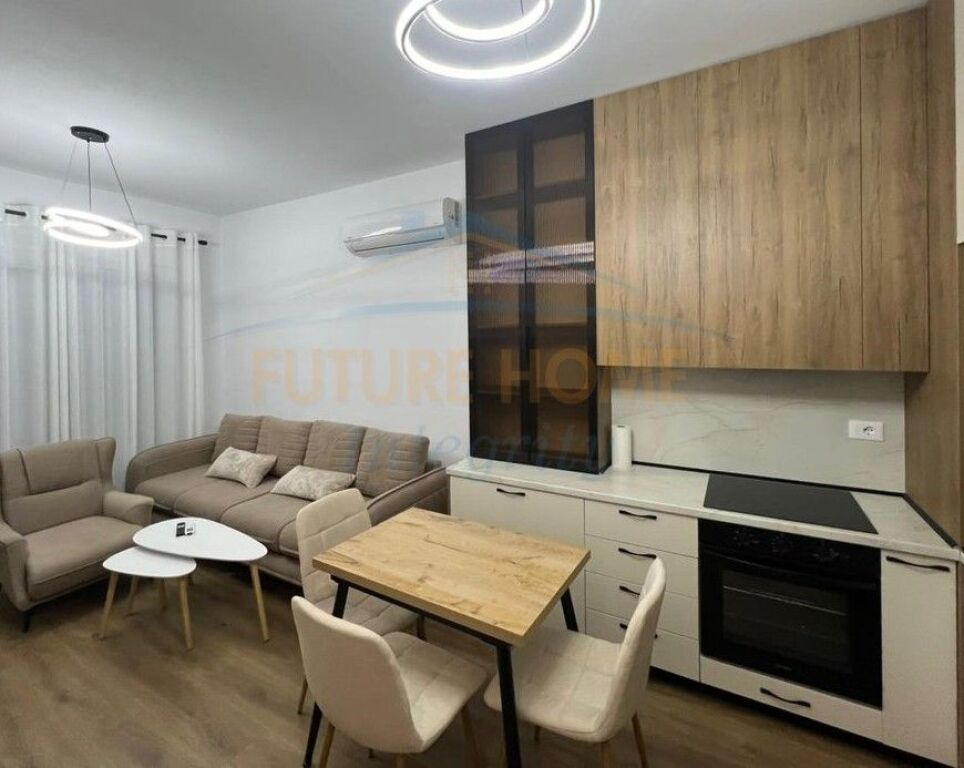 Affitto, Appartamento 1+1, Complesso Kadiu, Tirana.
