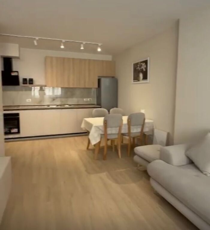 Apartament 1+1 me qira tek Kontakti tek 21 Dhjetori!