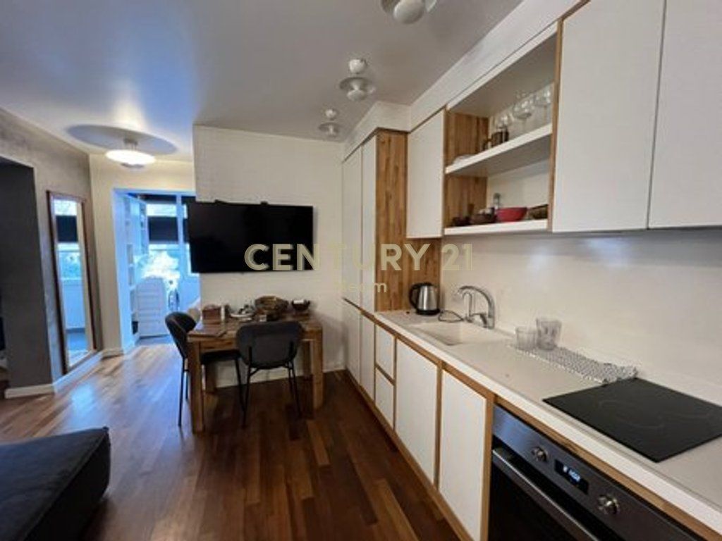 Apartament 1+1 per shitje tek Myslym Shyri