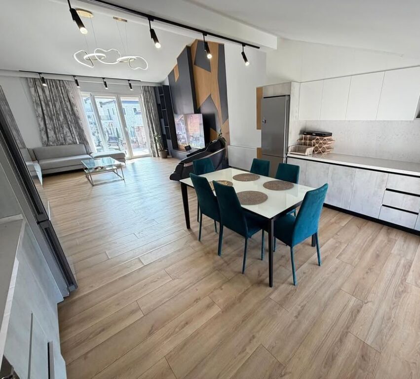 🌿 Penthouse me Qira – Secret Garden Residence, pranë TEG