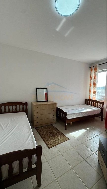 Apartament 2+1, Pallatet Romario, Unaza e Re