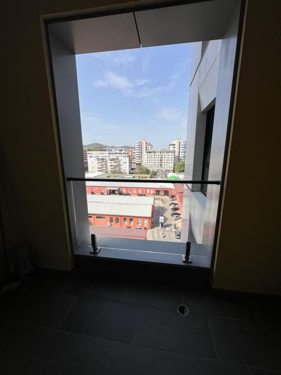 Jepet me qira 1+1 bosh per zyre Te SQUARE 21