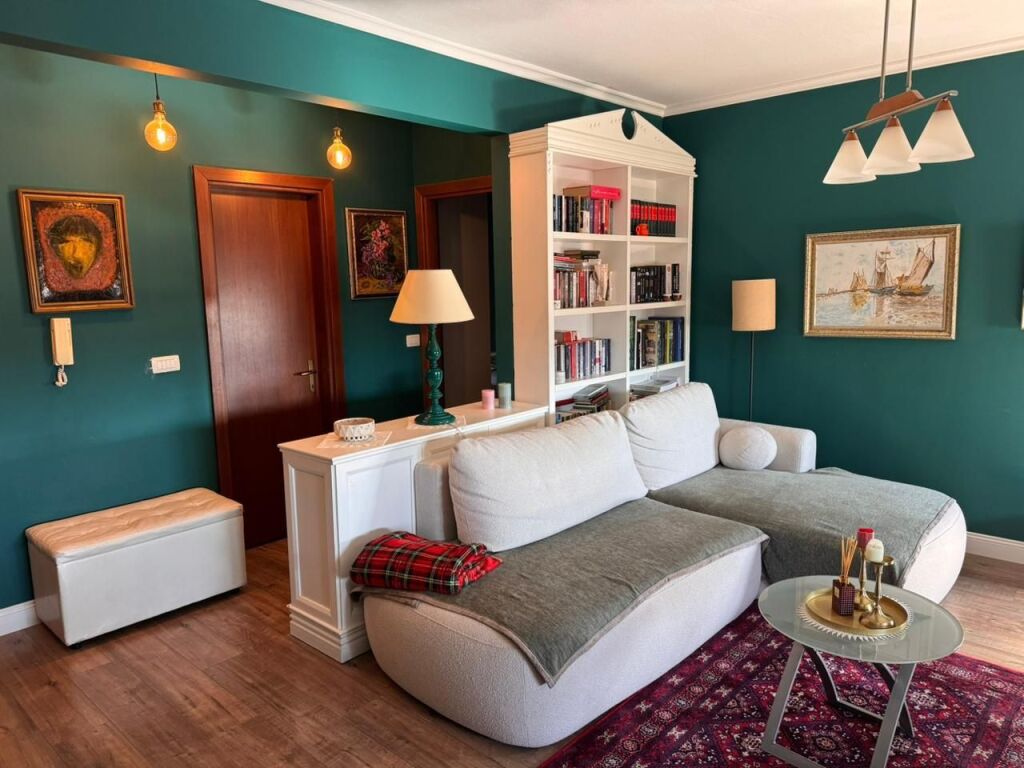 Apartament 2+1 me qera Rruga e Kavajes ne Tirane