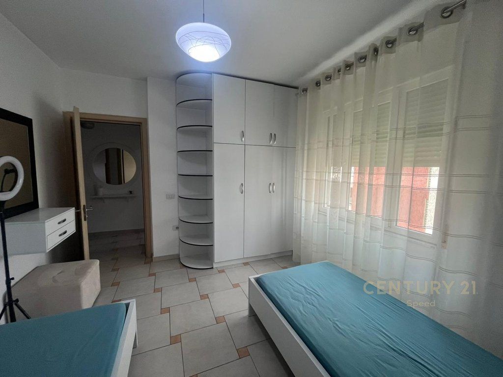 Apartament 2+1 me qira tek 5 Maj!!