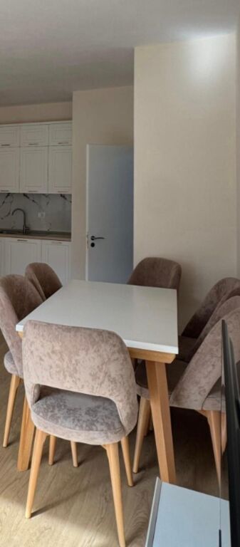 APARTAMENT 1+1. 35000 LEKE ASTIR,BAR XHAMERO.