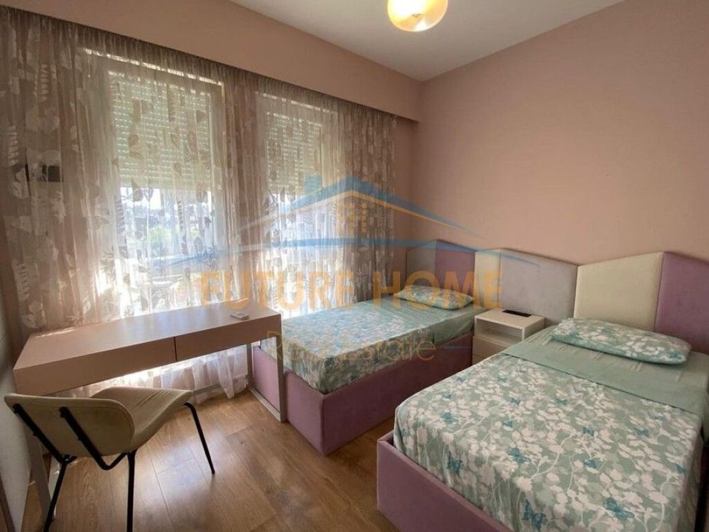 Qira, Duplex, 5 Maji