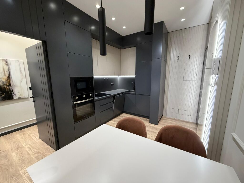 🏡 Luxurious apartment for rent 📍 Tirana Garden Building, 21 Dhjetori  🏢 12th floor (with 2 elevators) ✨ High standards and maximum comfort  💶 Price: 900€/month  