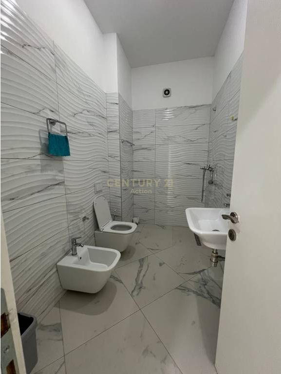 Jepet 1+1 per zyra Square 21!