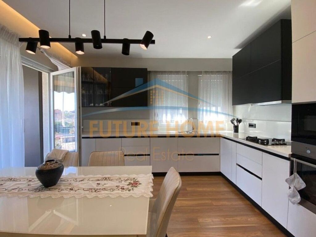 Qira, Duplex, 5 Maji