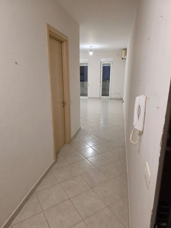 For rent 2+1+2 empty CONTACT FROSINA PLAKU 700€