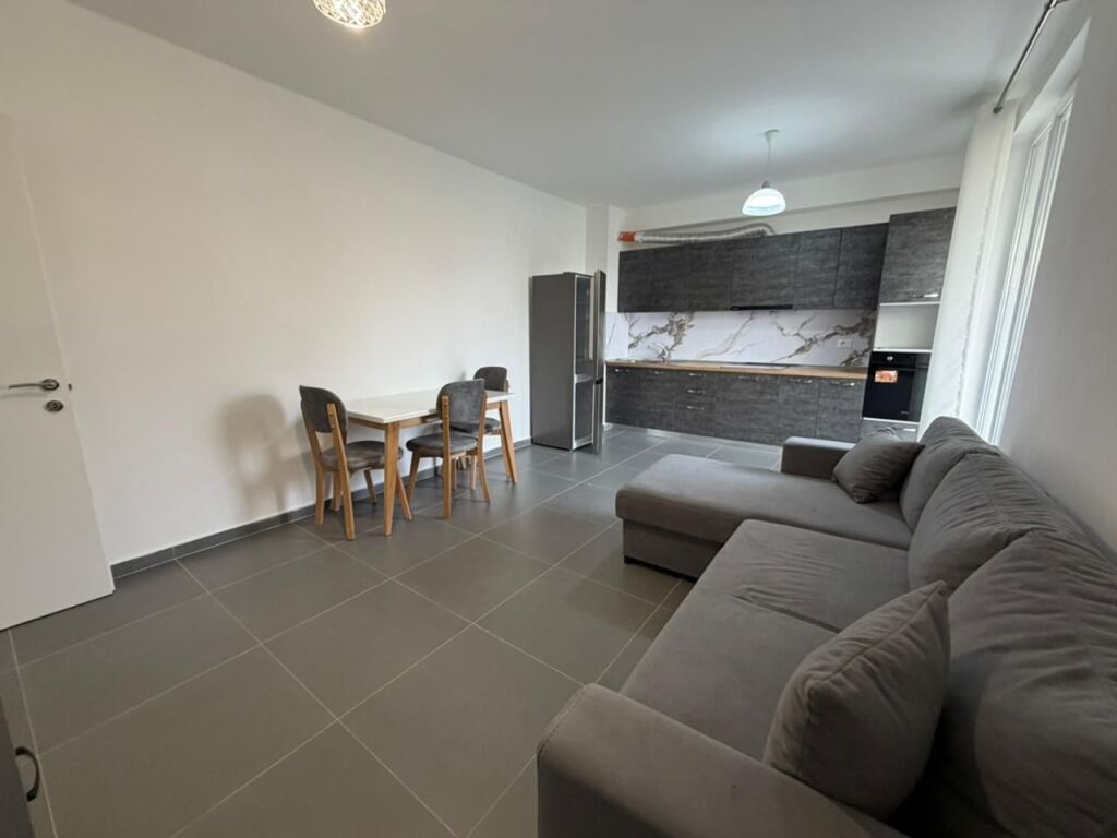 🏡 Apartament 2+1 me qira – Zona 5 Maji💰 Çmimi: 50,000 lekë/muaj