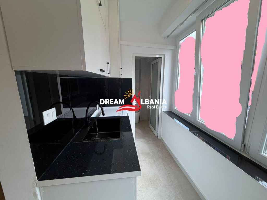 Garsoniere për shitje tek rruga Ferit Xhajko prane tregut te Medresese në Tiranë (ID 4109120)