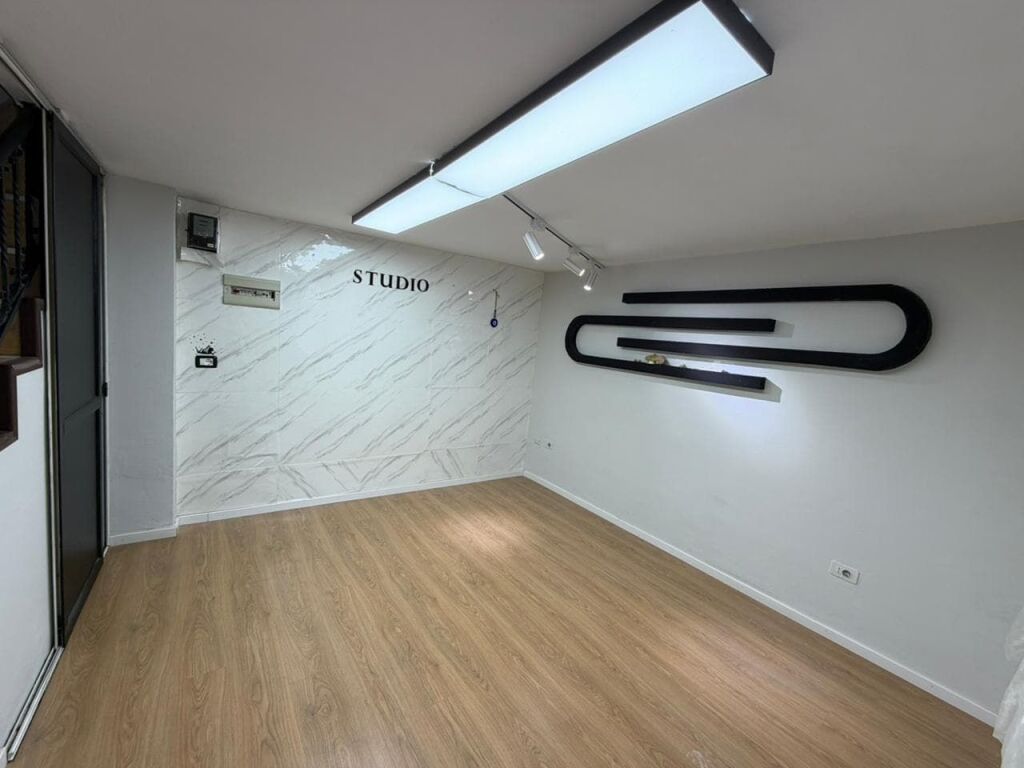 Negozio in Affitto a Mine Peza (ID BD21872) Tirana