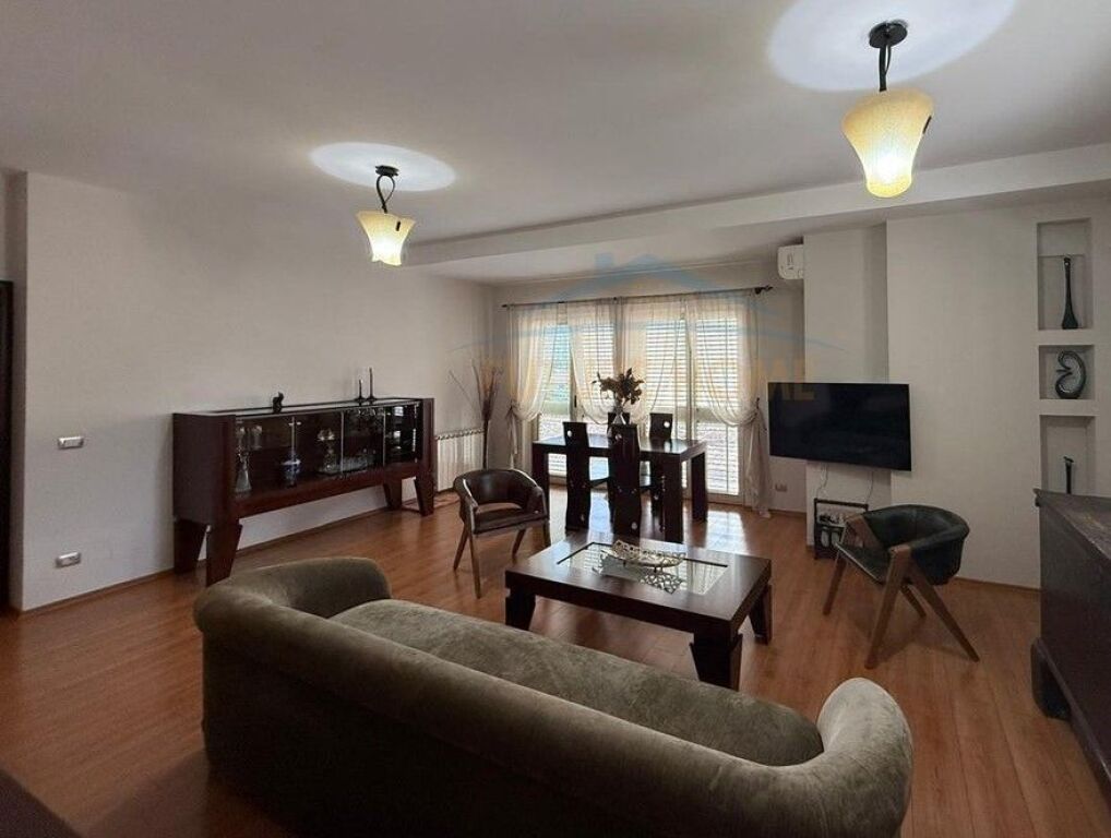 Bllok , Qera, Apartament
