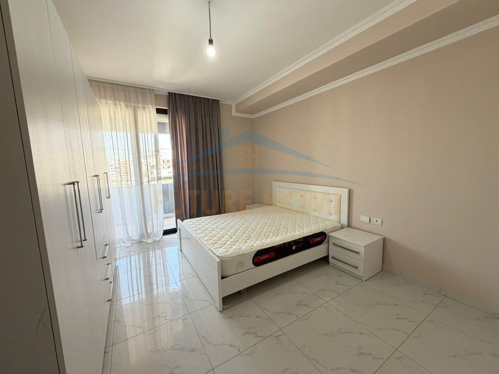 Shitet, Apartament 2+1, Unaza e Re