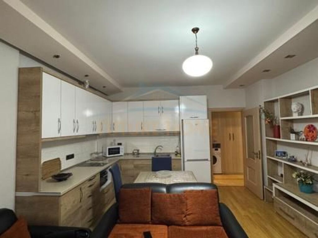 Qera,Apartament 2+1+2, Fresk, Tirane