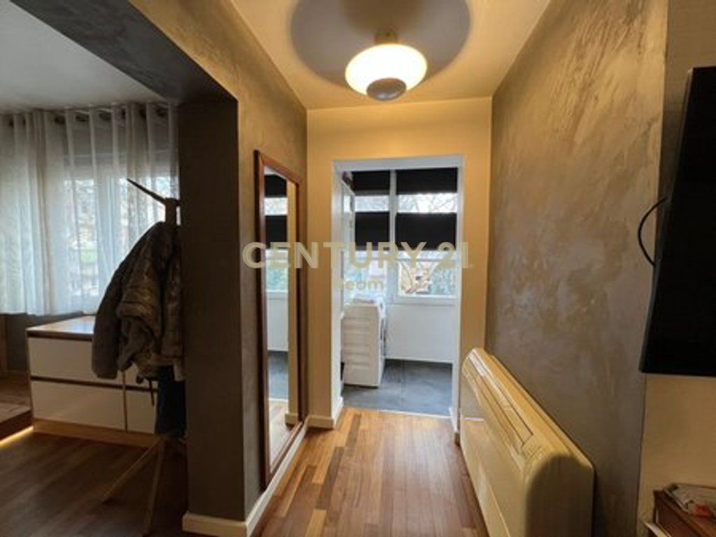 Shitet Apartament 1+1 në zemër të Myslym Shyri