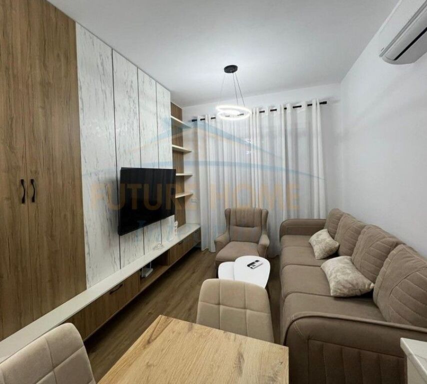 Affitto, Appartamento 1+1, Complesso Kadiu, Tirana.