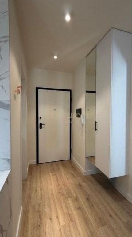 Shitet super apartament 1+1