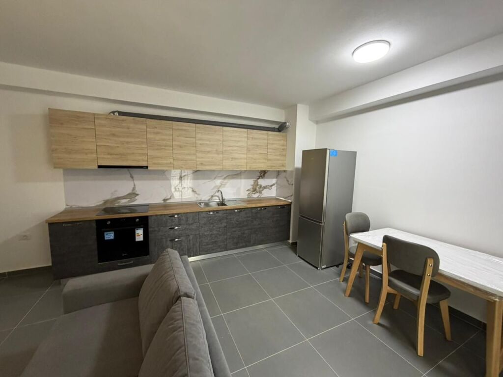 🏡Apartamente 3+1 Me qera 📍 5 maji 💸Cmimi 65000  leke