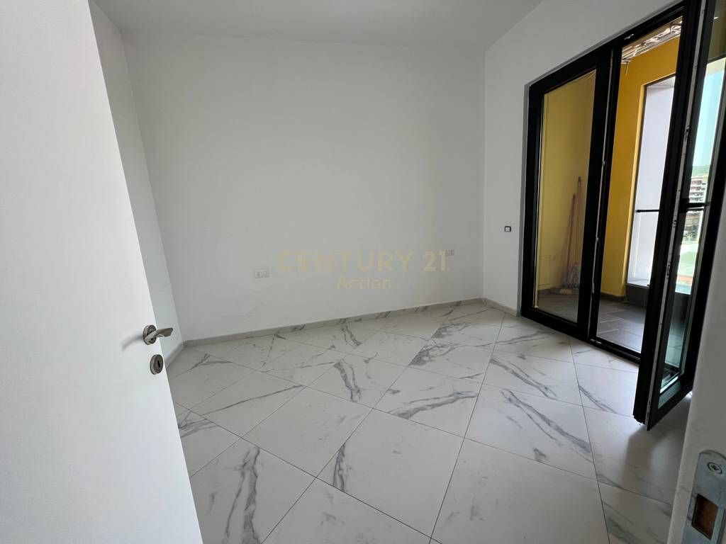 Jepet 1+1 per zyra Square 21!