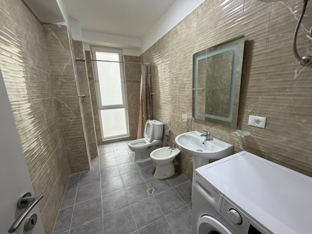🏡Apartamente 3+1 Me qera 📍 5 maji 💸Cmimi 65000  leke