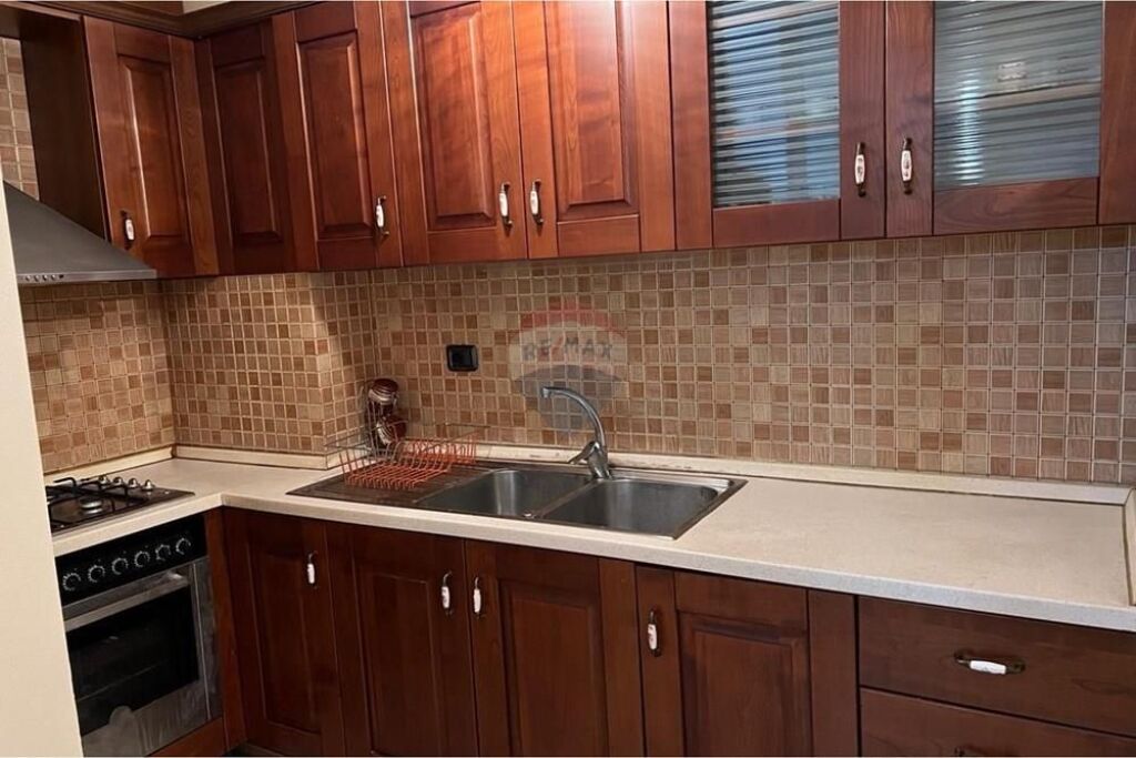 Apartament - Për Qira - Kodra e Diellit 1, Tiranë