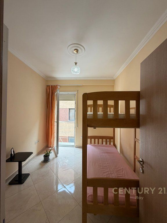 APARTAMENT 2+1+2 PER QERA NE QENDER TE DURRESIT!!!! - 500€ |