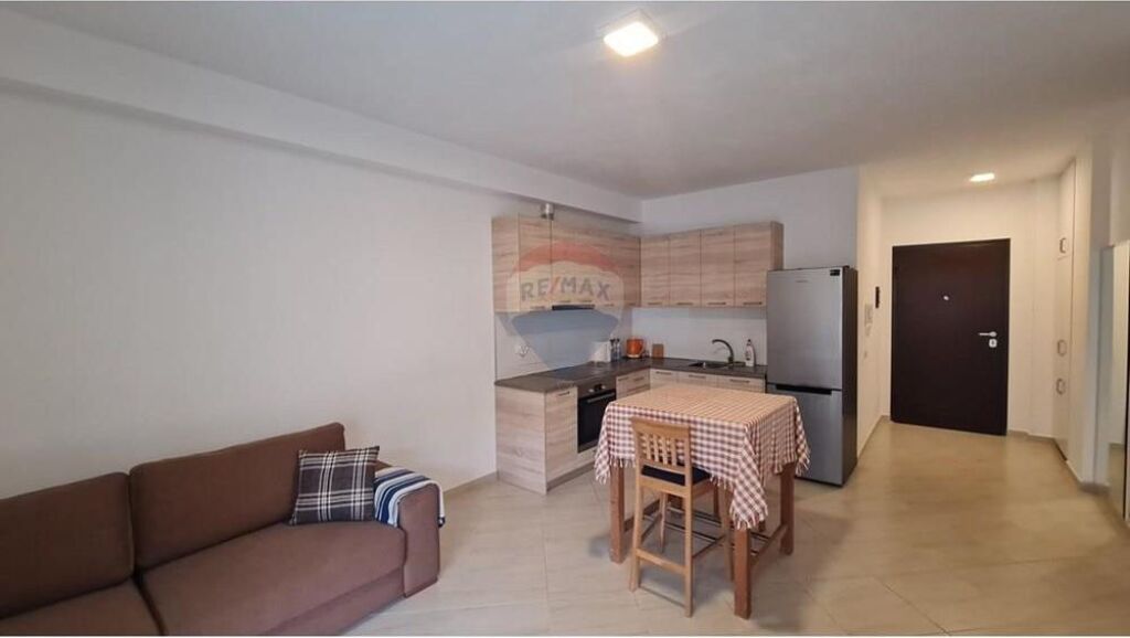 🌊 APARTAMENT 1+1 NË SHITJE – LUNGOMARE, VLORË