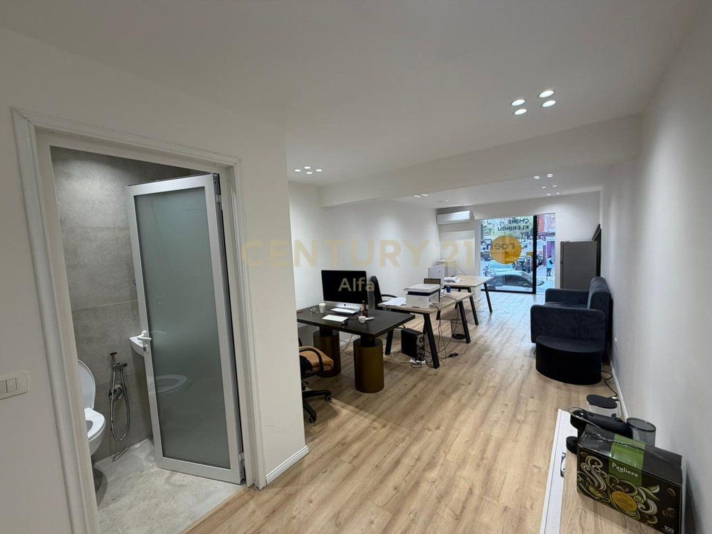 IN AFFITTO, LOCALE AL PIANO TERRA, VIA KOSOVAREVE‼️