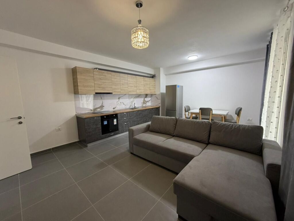 Apartament me qera 3+1 tek 5 maji