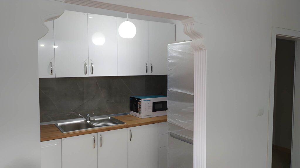 Disponiamo di un appartamento 1+1 in affitto – Camino - 3° piano!