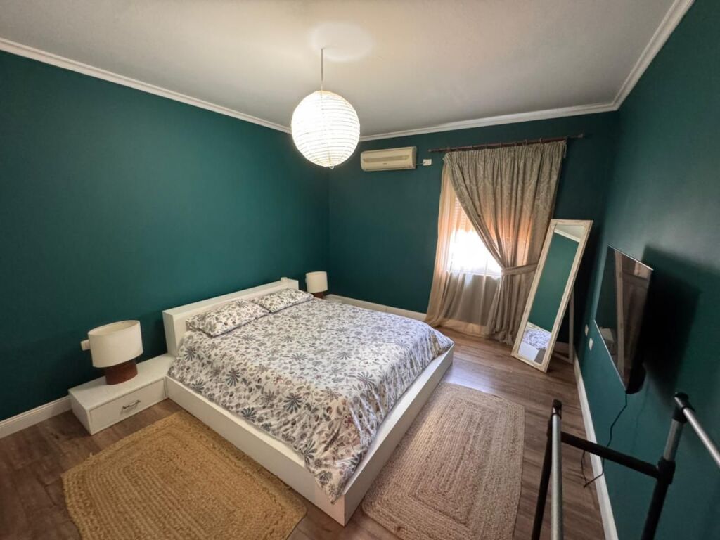 Apartament 2+1 per qira tek Blloku i Ambasadave.