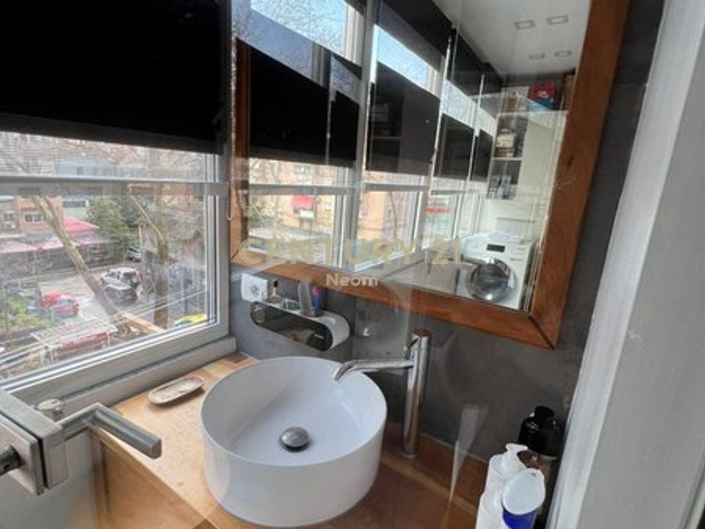 Shitet Apartament 1+1 në zemër të Myslym Shyri