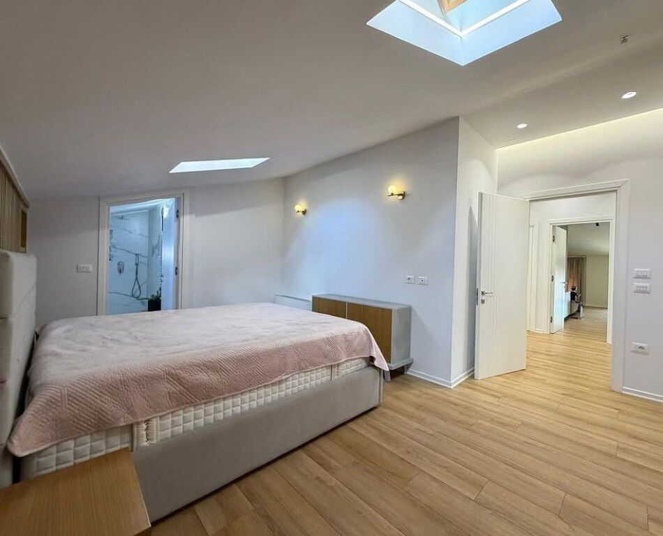 📌 Penthouse me Qira – Secret Garden, pranë TEG