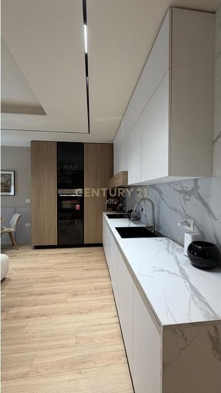 Vendesi super appartamento 1+1 a Zogu i Zi!