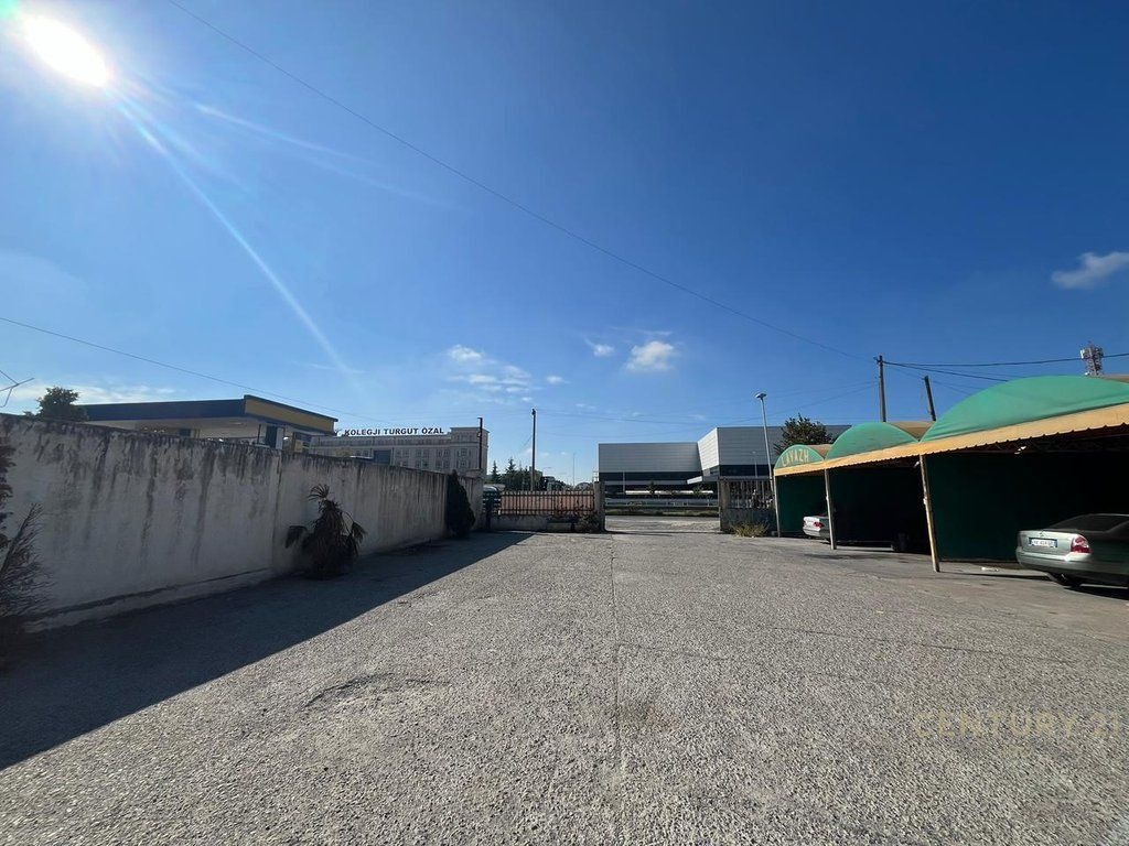 Ambient për Qira – Rruga Autostrade Tiranë–Durrës