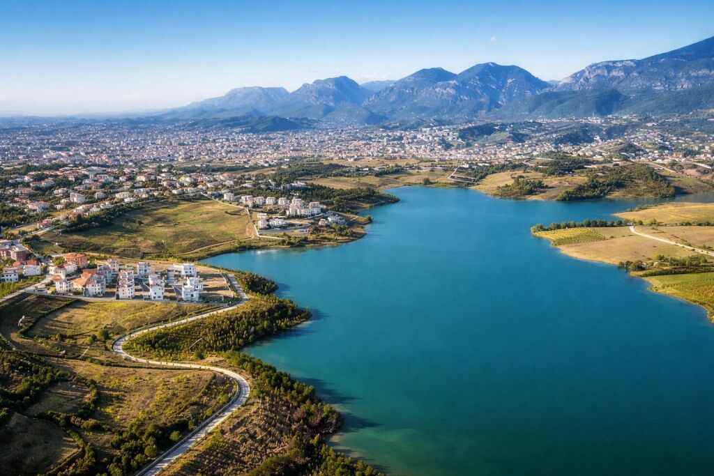 ▪️Shitet vilë inviduale 3-katëshe pranë Liqenit të Farkës tek Residenca Tërfili