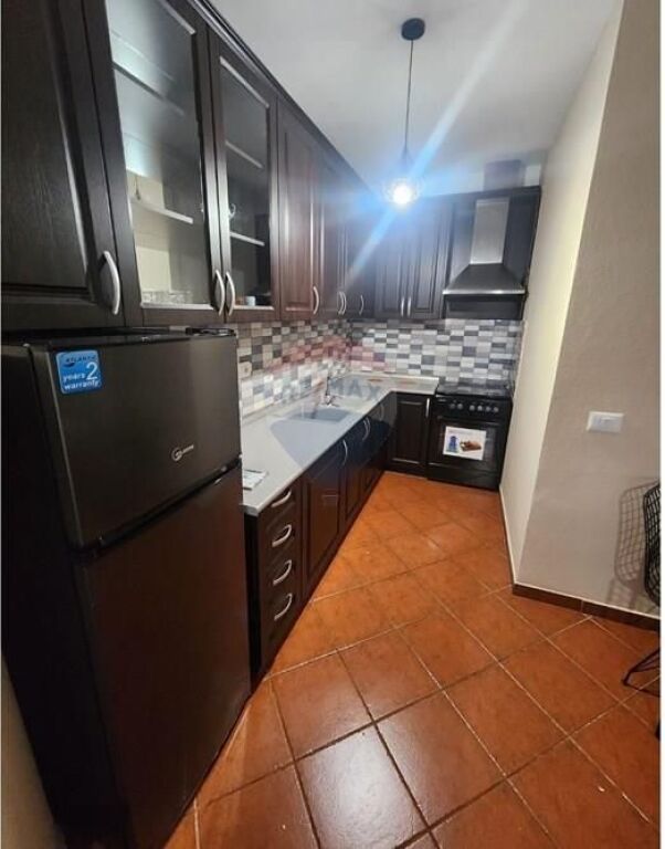 Apartament 1+1 per qira prane Pallatit me Shigjeta