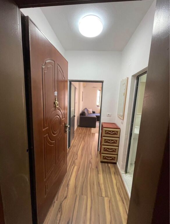 Ish Parku Autobuzave  Shesim apartament garzonier