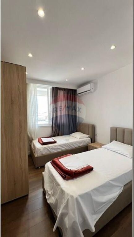 Apartament 2+1 me qera tek Mine Peza