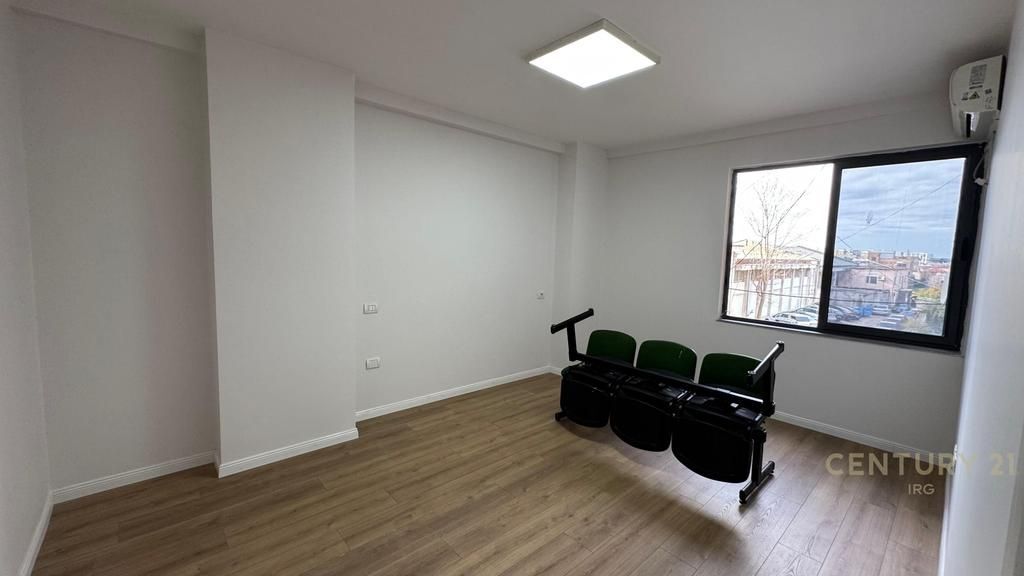 JEPET ME QIRA ZYRE TEK RR. MUHAMET GJOLLESHA !