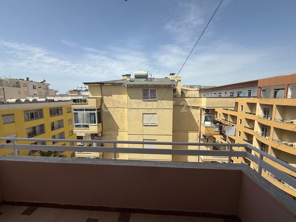 Shitet apartament 2+1 në Pelikan, kati 6, me pamje deti