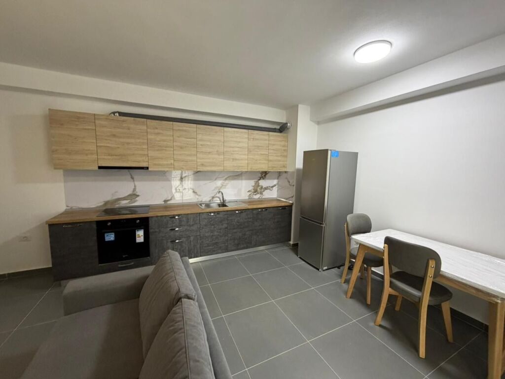 Apartament me qera 3+1 tek 5 maji