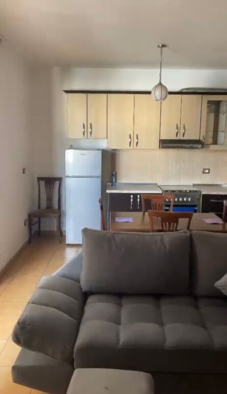 AFFITTASI APPARTAMENTO 2+1 – PRESSO 21 DHJETORI (VIA SHEFQET MUSARAJ)